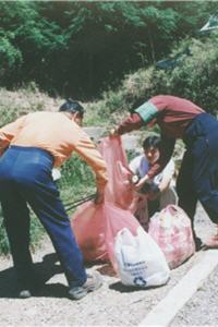 志工們的協助清潔，與公共設施的維修照顧，提昇了政府單位的服務品質