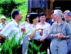 珍古德博士造訪太魯閣國家公園布洛灣