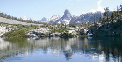 Areas around lakes in USA tend to be broader, hence compliance with LNT camping requirements is easier. However, this requirement needs to take Taiwan’s topography into consideration to be feasible here