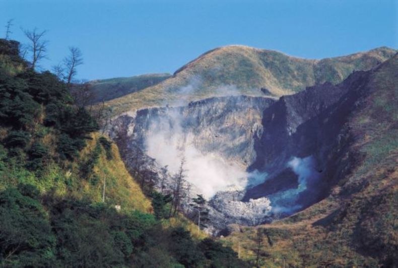 Located at Anbu of Mt. Chishing, Siaoyoukeng is actually an opening for high-temperature volcano gas eruption