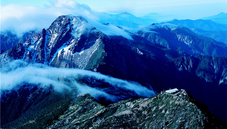 Mt. Jade Main Peak．Borders of Nantou, Kaohsiung and Chiayi Counties