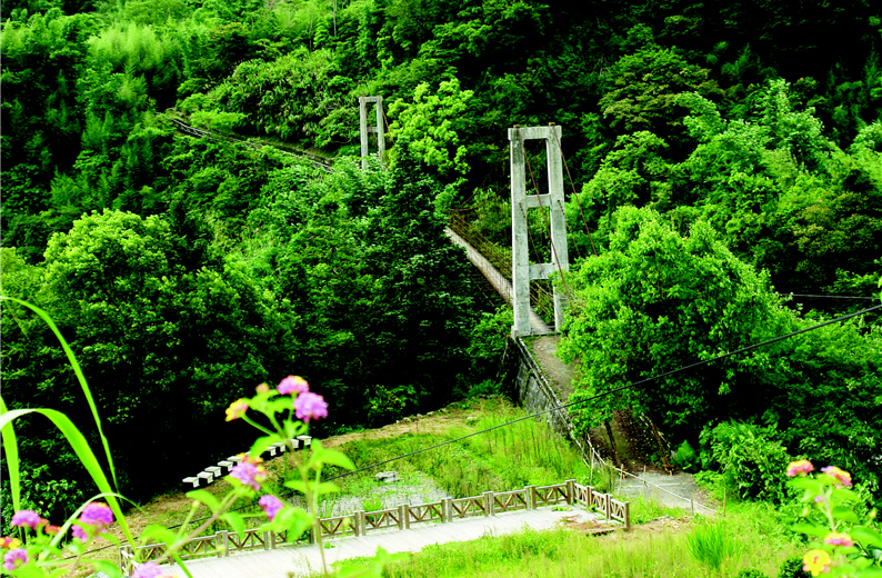 The Tapangu Drawbridge is the beginning of Trefuya old trail.(by Chinglian Pang)