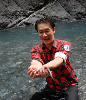 Director Lin-yan Liao at SNPH is the show’s “Uncle Salmon” in reality, and is enthusiastic with conservation of Formosan Landlocked Salmon.