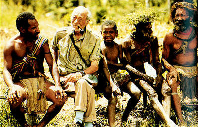 Prof. Max Liu had been devoted to art and anthropology; in 1993 he led a team to Papua New Guinea to film the customs and crafts of a native tribe.