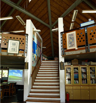 The interior of a classroom of Sibao Primary School. Learning has to be relaxing and stress-free. The elevated classroom and gentle lighting constitute the best learning atmosphere.