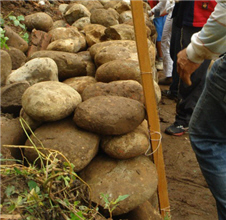 The pebble pile should lean backwards instead of standing straight, so that it won't collapse.