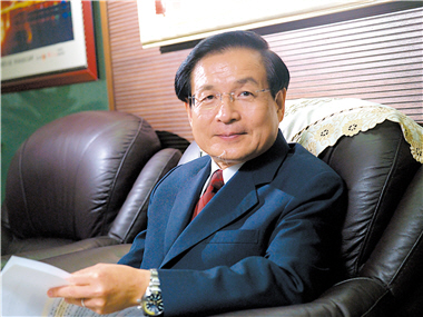 Tain-tsai Hsu, the mayor of Tainan City had started planning for the establishment of Taijiang National Park in 1999 and finally succeeded./ by Wan-ching Lai.