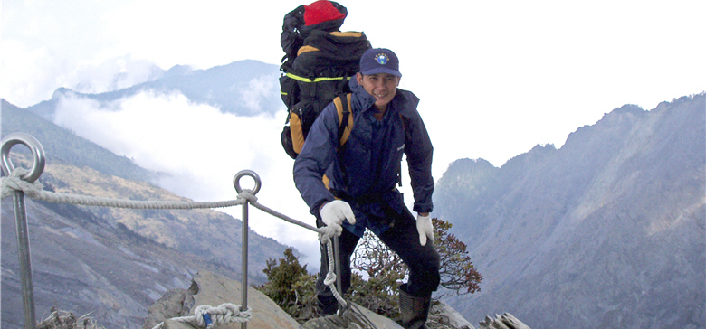 Strenuous trainings develop the park rangers' ability to provide emergency relief./ Photo provided by Buya