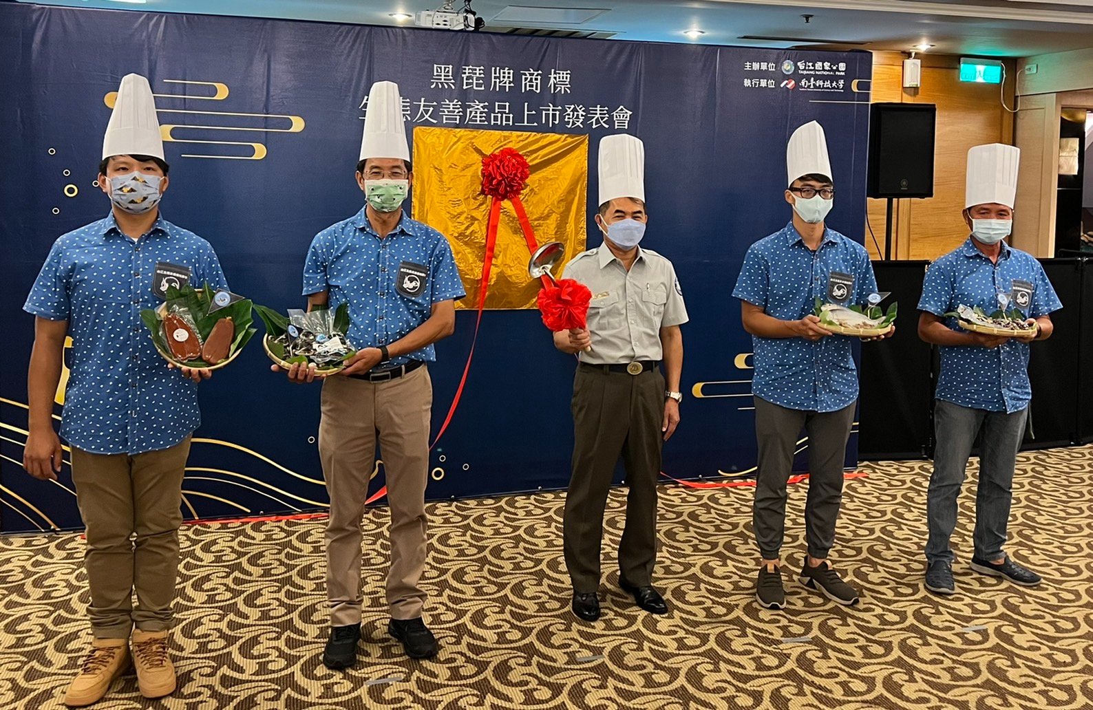 「黑琵牌」商標生態友善產品，必須來自「生態友善棲地魚塭」，經過嚴格審查後掛名上市