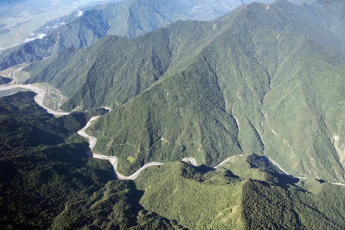 alt-041004_玉山國家公園以玉山主峰為首區內陳有蘭溪荖濃溪與拉庫拉庫溪
