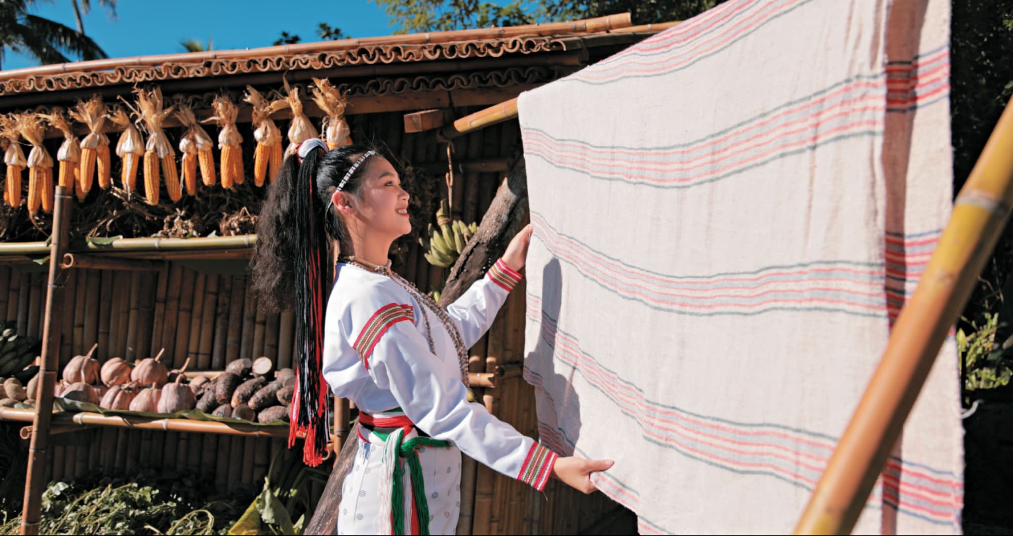 太魯閣族女性努力傳承祖先的織布文化