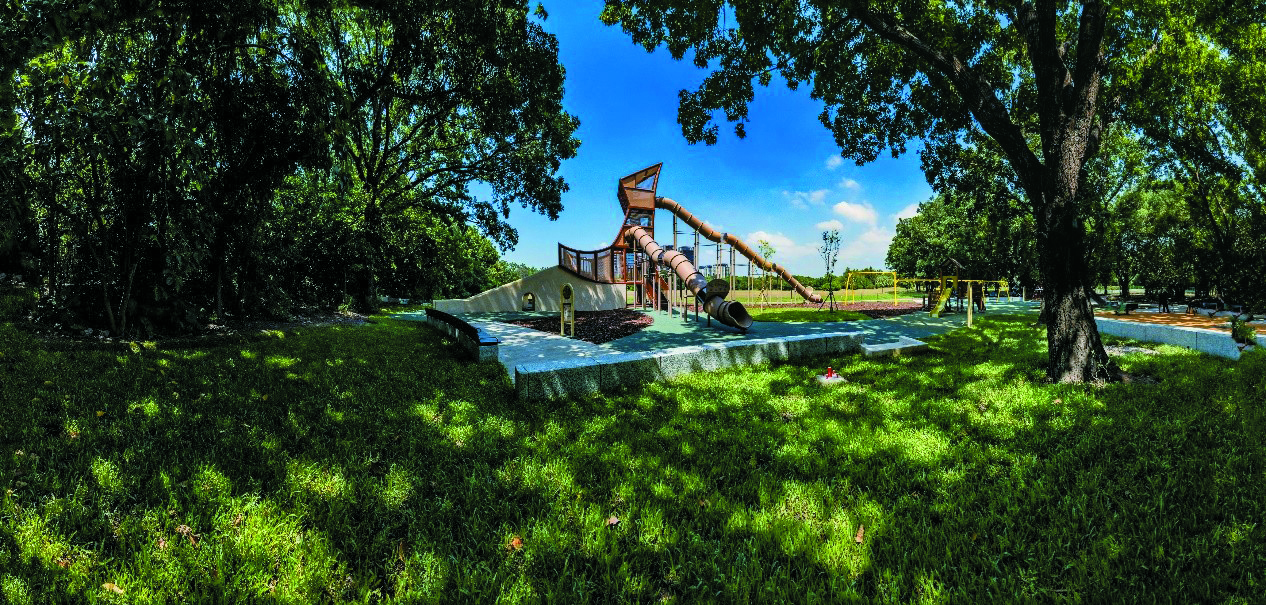 高雄都會公園「時間之鳥」擁有遮蔭的舒適遊戲環境／自管處 提供