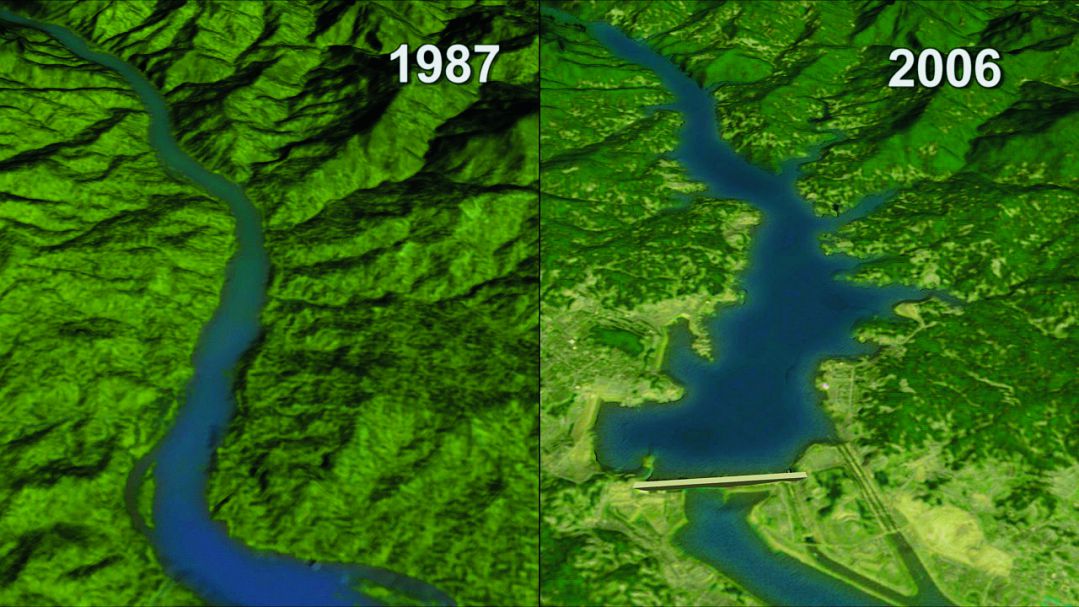 三峽大壩建成前後長江三斗坪段水域變化圖／公有領域