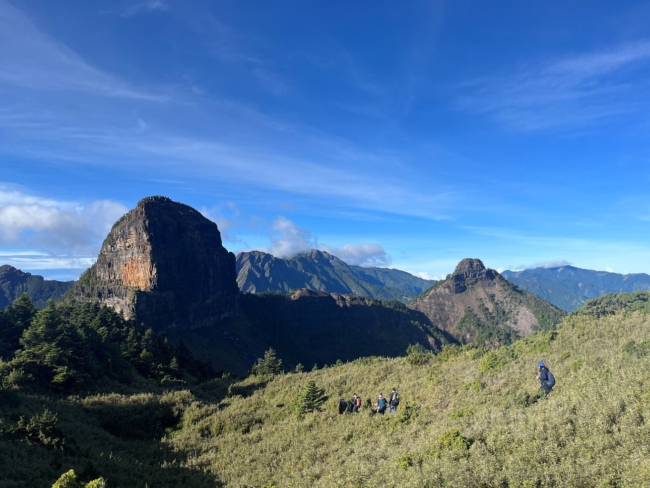 alt-穿越雲海到達天際線，眺望雪霸國家公園的世紀奇峰-1