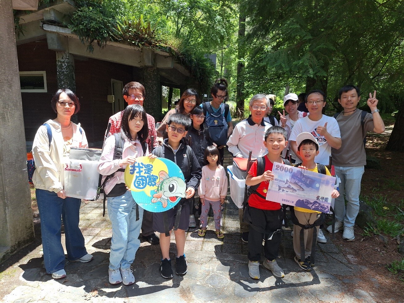 歡迎親子家庭懷抱愉悅心情報名活動，認識國寶魚與體驗臺灣櫻花鉤吻鮭流放行程/雪霸處提供