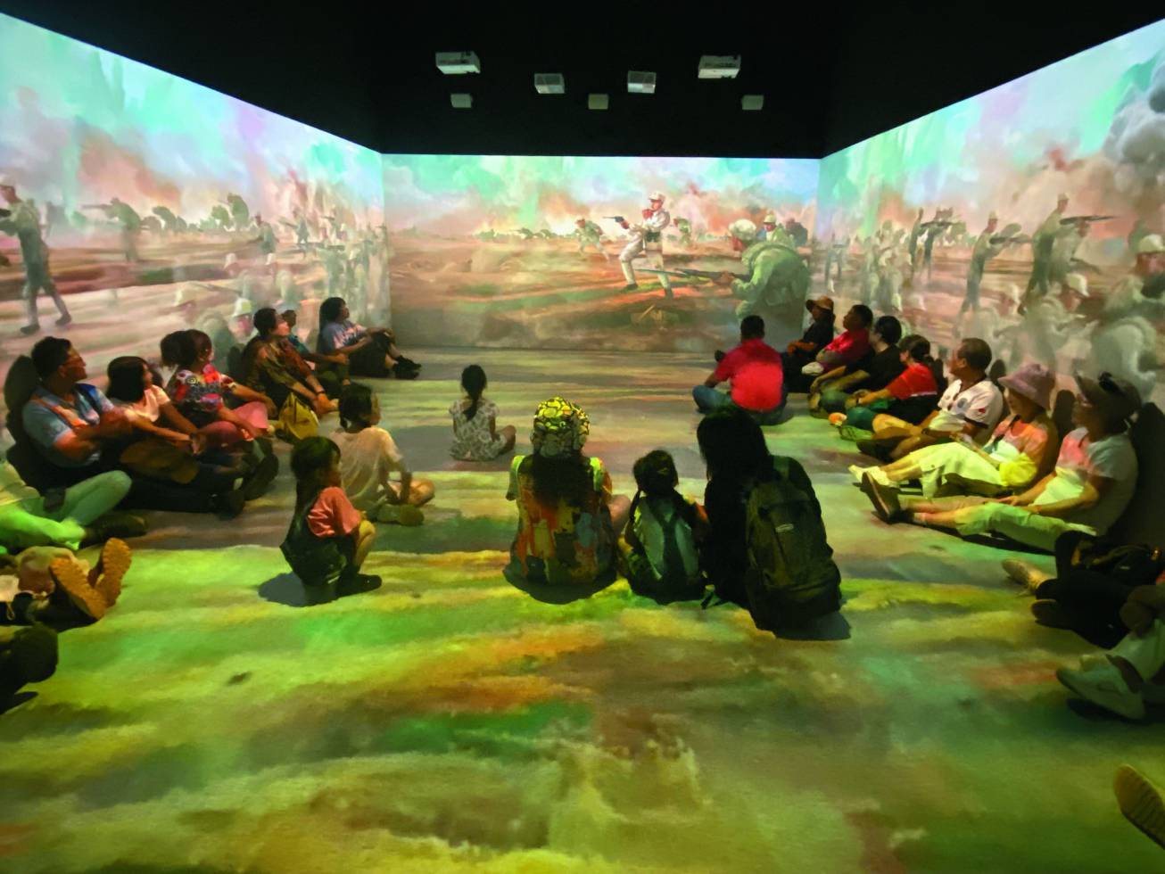 觀眾在沉浸式劇場中，重回70多年前古寧頭戰役現場