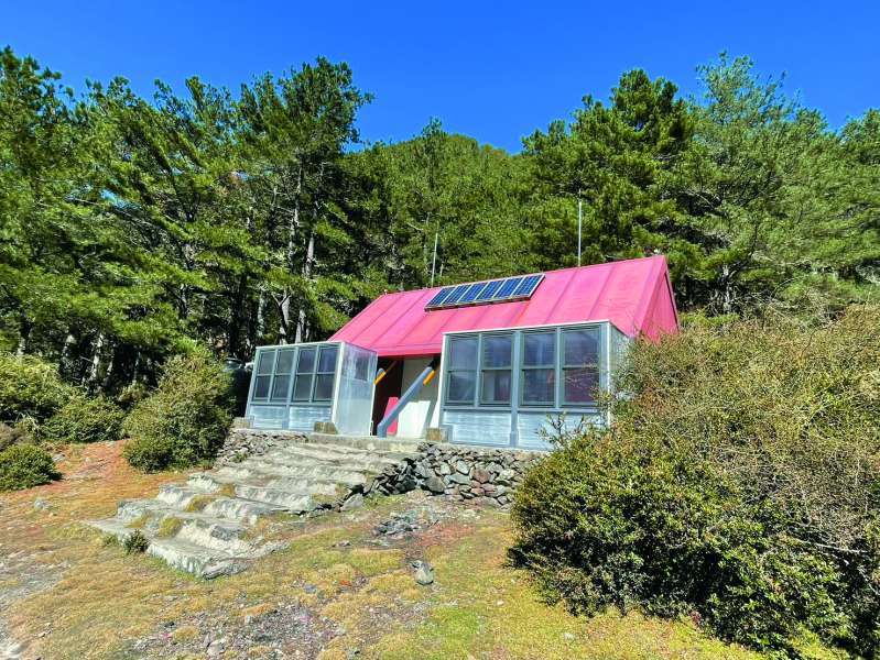 塔芬谷山屋增建炊煮空間，擴大門廳區域／玉管處 提供