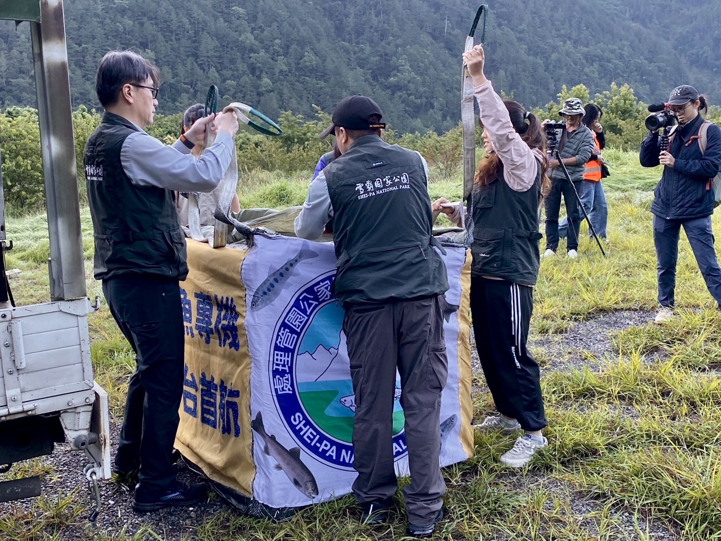 特製直升機流放木箱