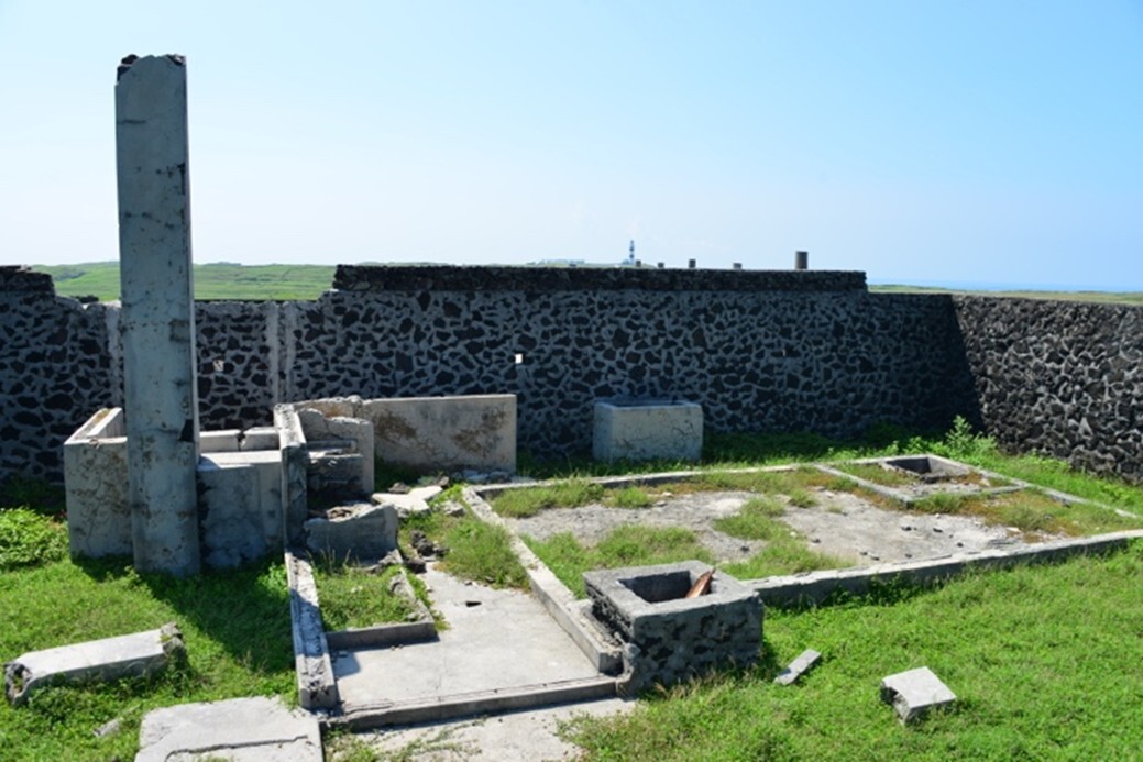 北岸步道缺乏遮蔭，遊憩時須做好防曬措施。（海管處提供）