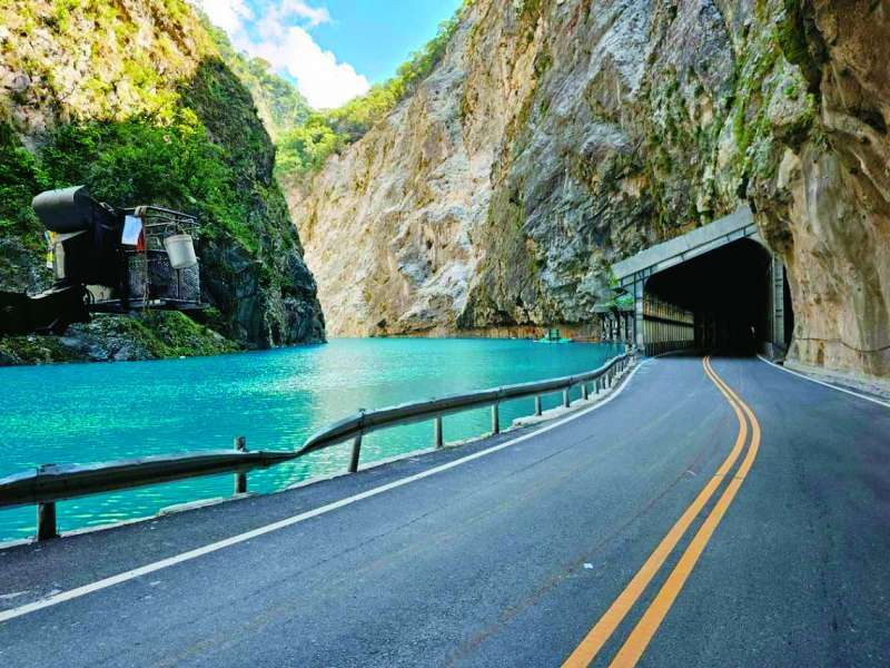 立霧溪燕子口堰塞湖／太管處 提供