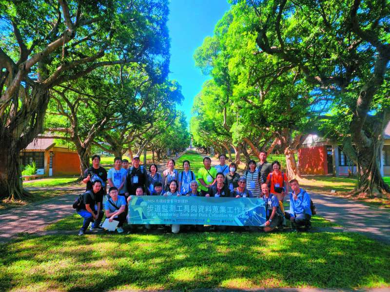 持續透過培訓、工作坊帶動更多人親近自然同時守護步道/東海大學景觀學系原友蘭 提供（圖中工作坊主辦者）
