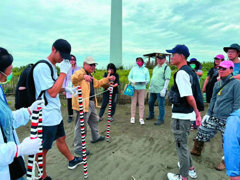 培訓公民科學家協助沙丘地形監測／林宗儀 提供
