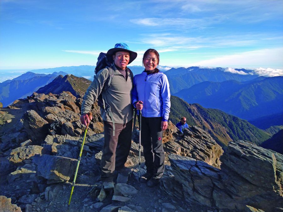方有水（左）是印莉敏（右）的登山導師